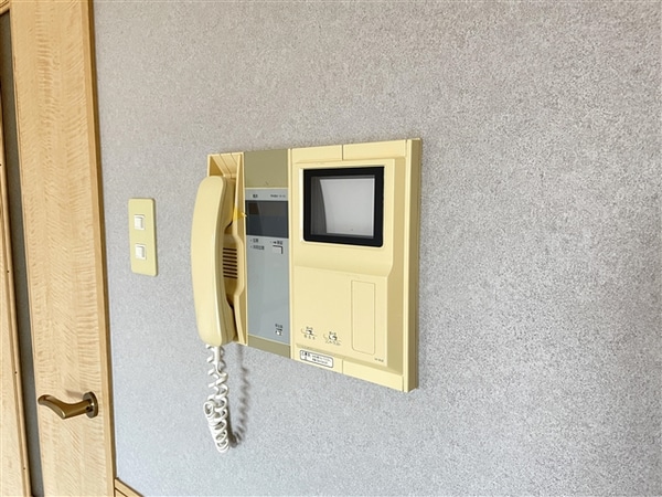 居室(TVモニターホン（モデルルーム・反転）)