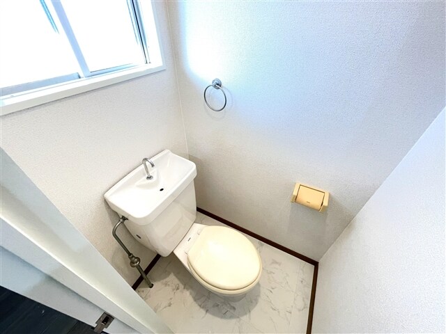 物件内観写真14　(トイレ)