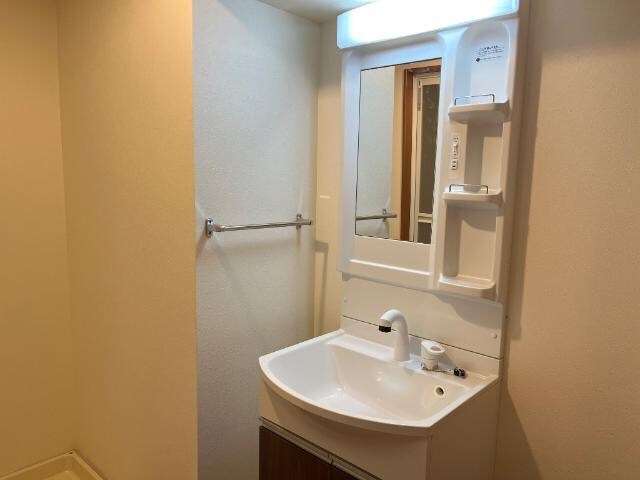 物件内観写真10　(洗髪洗面化粧台)