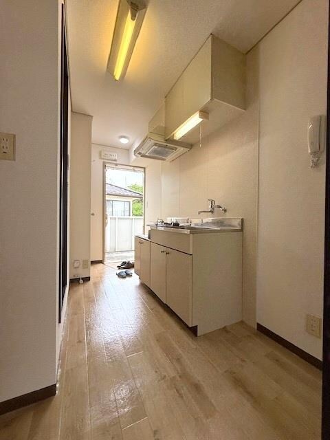 物件内観写真3　(キッチンスペース)