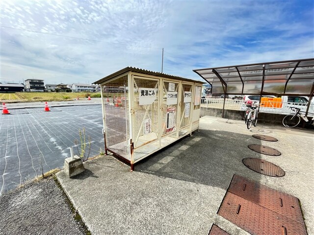 物件外観写真2　(ごみステーション)