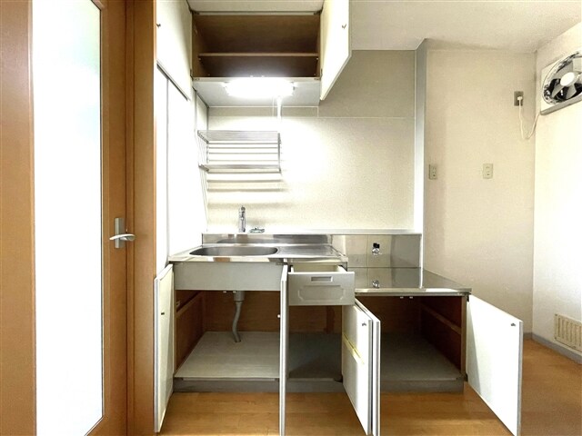 物件内観写真10　(キッチン収納)