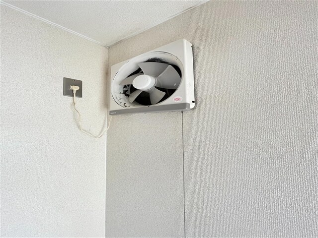 物件内観写真11　(換気扇（キッチン）)