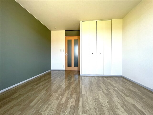 物件内観写真13　(洋室)