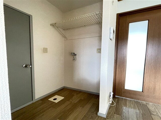 物件内観写真16　(室内洗濯機置場)