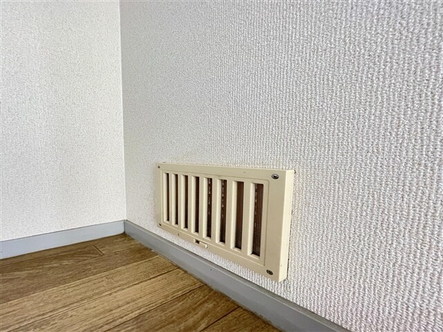 物件内観写真24　(通気口)