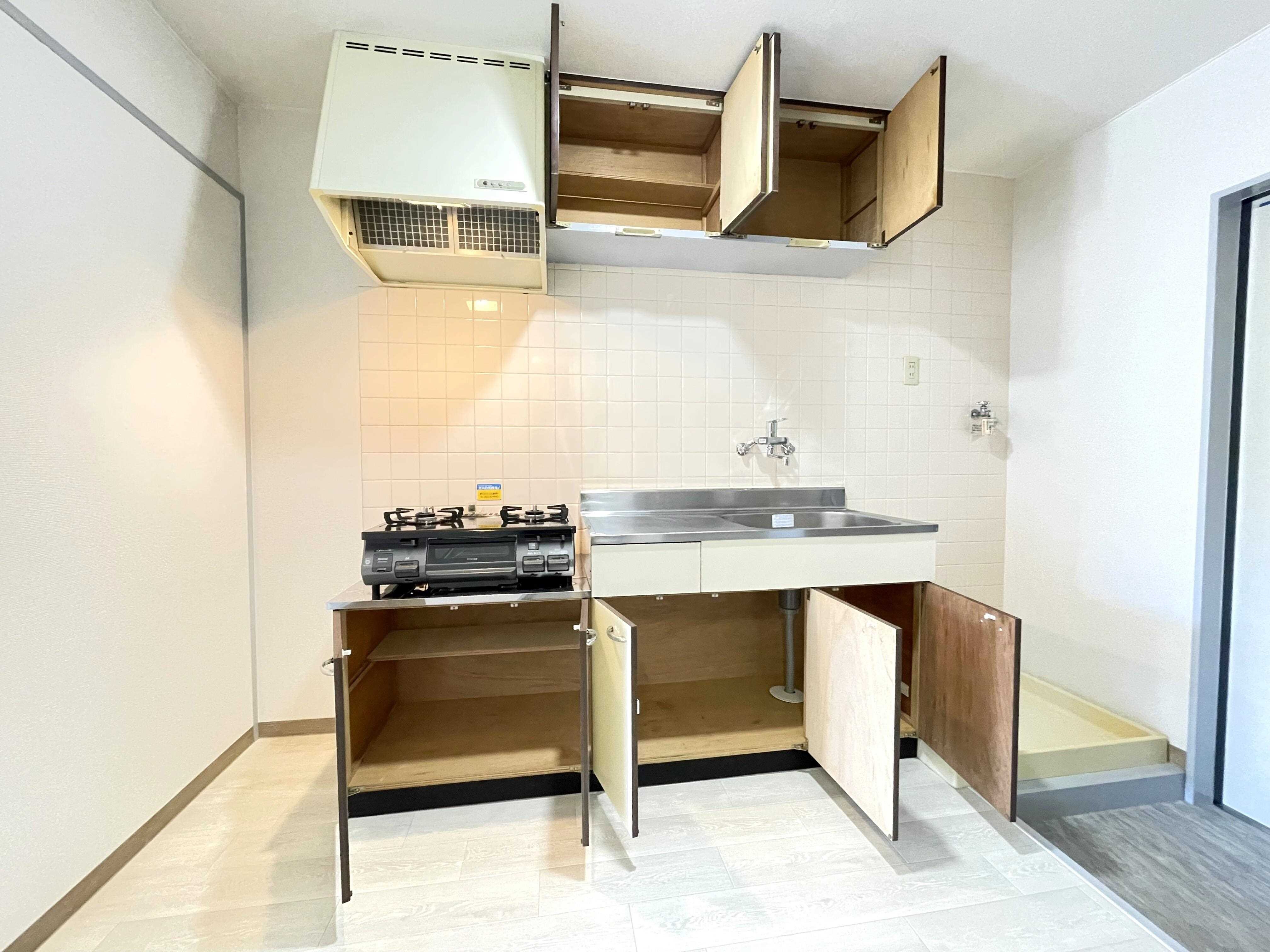 物件内観写真9　(キッチン収納)