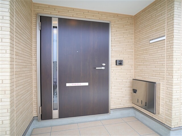 物件内観写真6　(玄関)