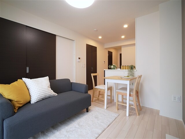 物件内観写真9　(リビングスペース)