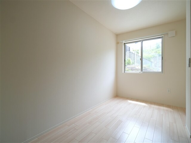 物件内観写真13　(洋室)