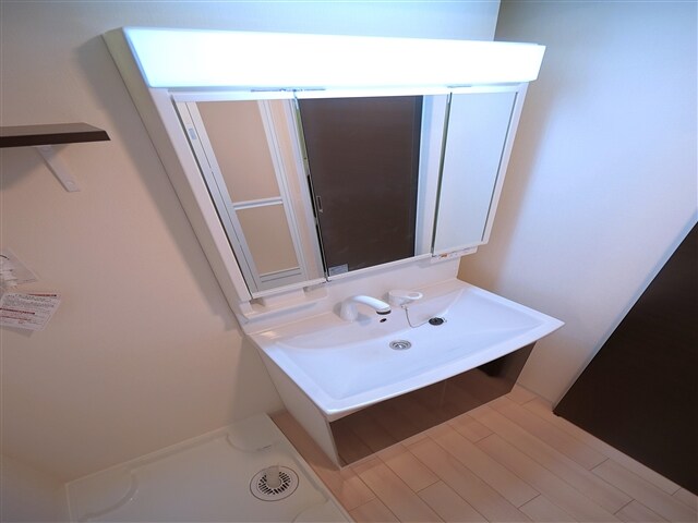 物件内観写真16　(独立洗面台)