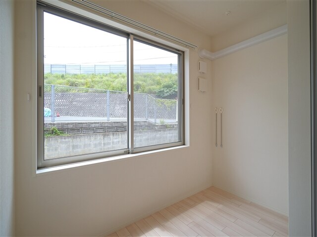 物件内観写真24　(インナーバルコニー)