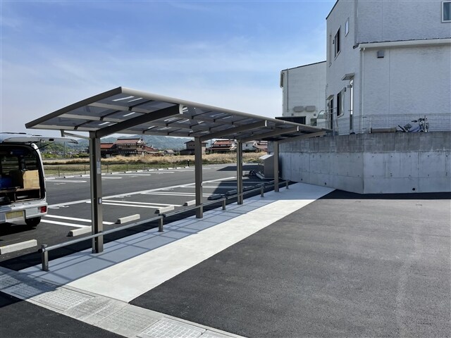 物件外観写真2　(駐輪場)