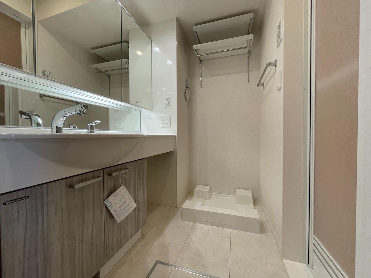 物件内観写真15　(脱衣洗面所)