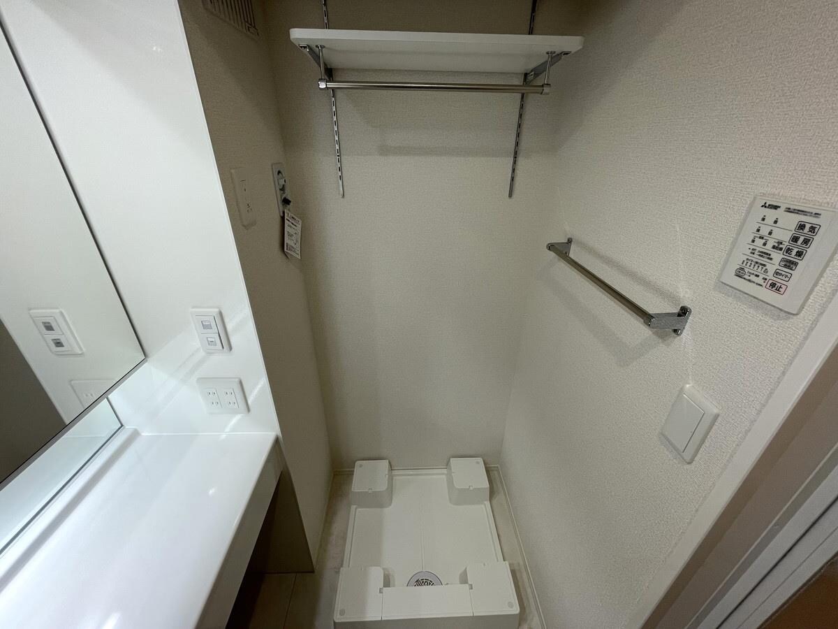 物件内観写真18　(洗濯機置き場)