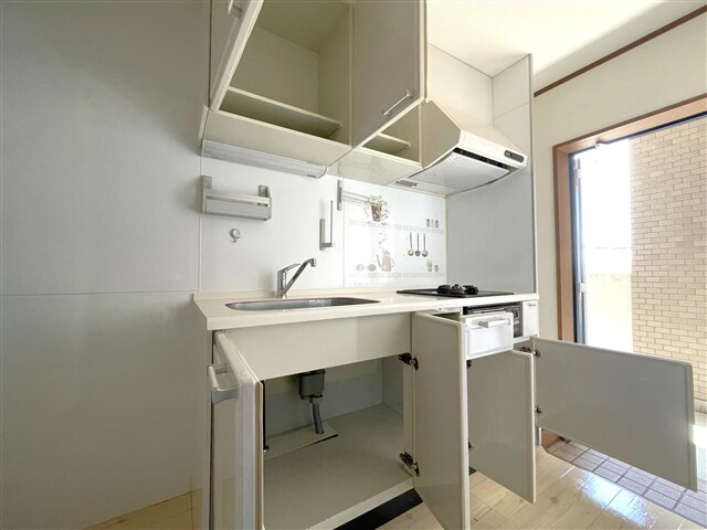 物件内観写真11　(キッチン収納)