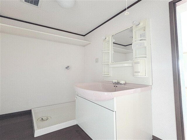 物件内観写真12　(独立洗面所)