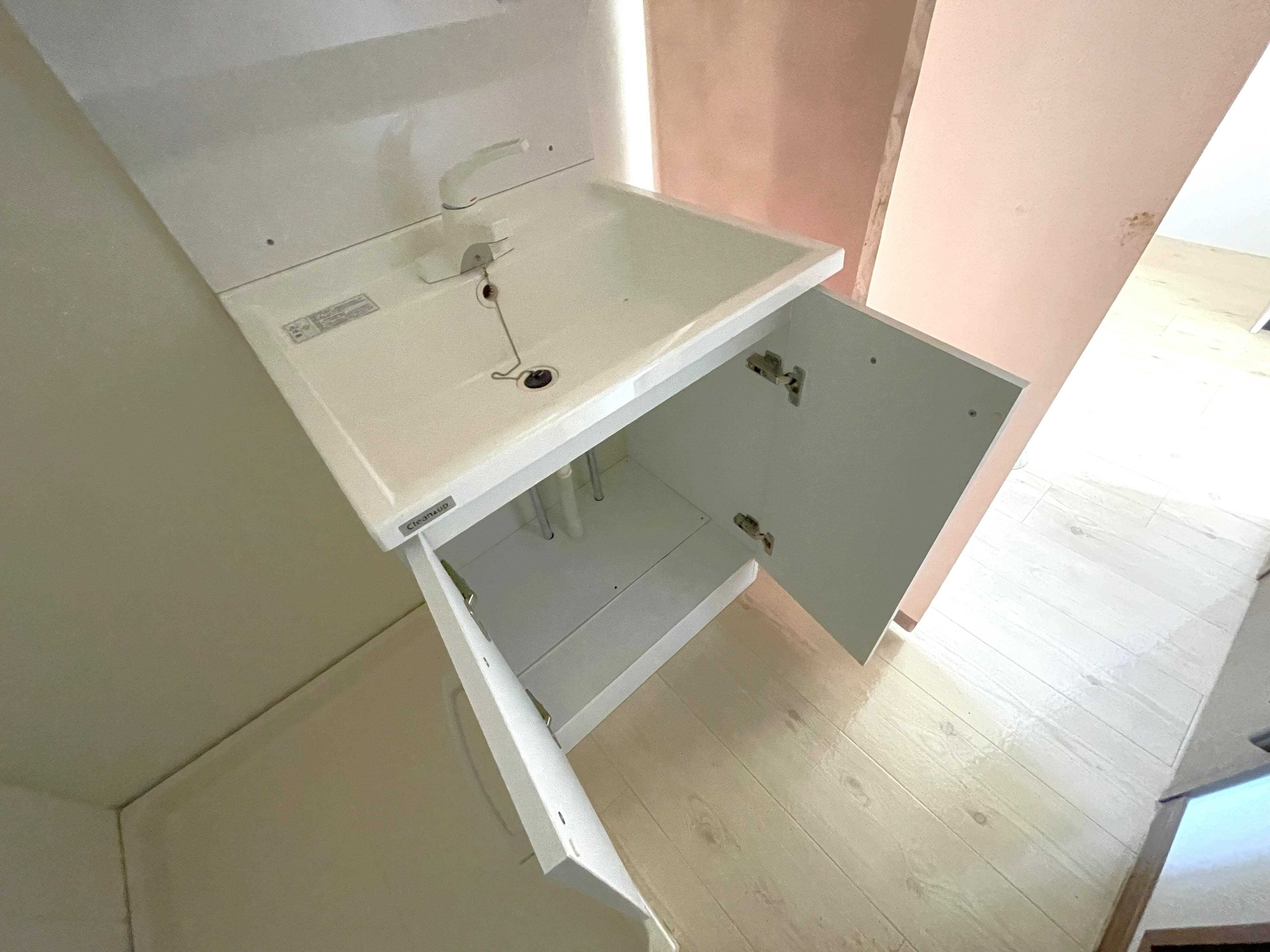 物件内観写真16　(洗面台収納)