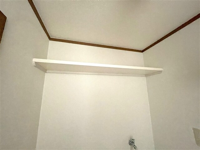 物件内観写真19　(トイレ収納)