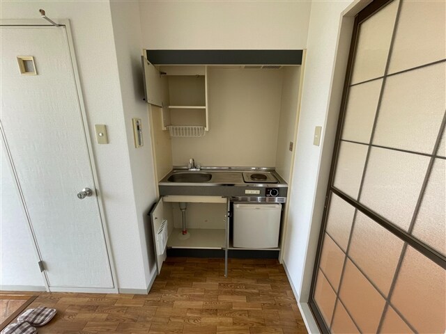 物件内観写真9　(キッチン収納)