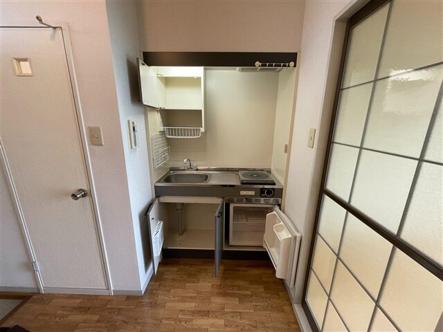 物件内観写真9　(キッチン収納)