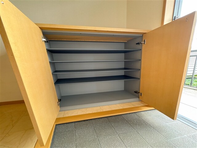 物件内観写真3　(シューズボックス)