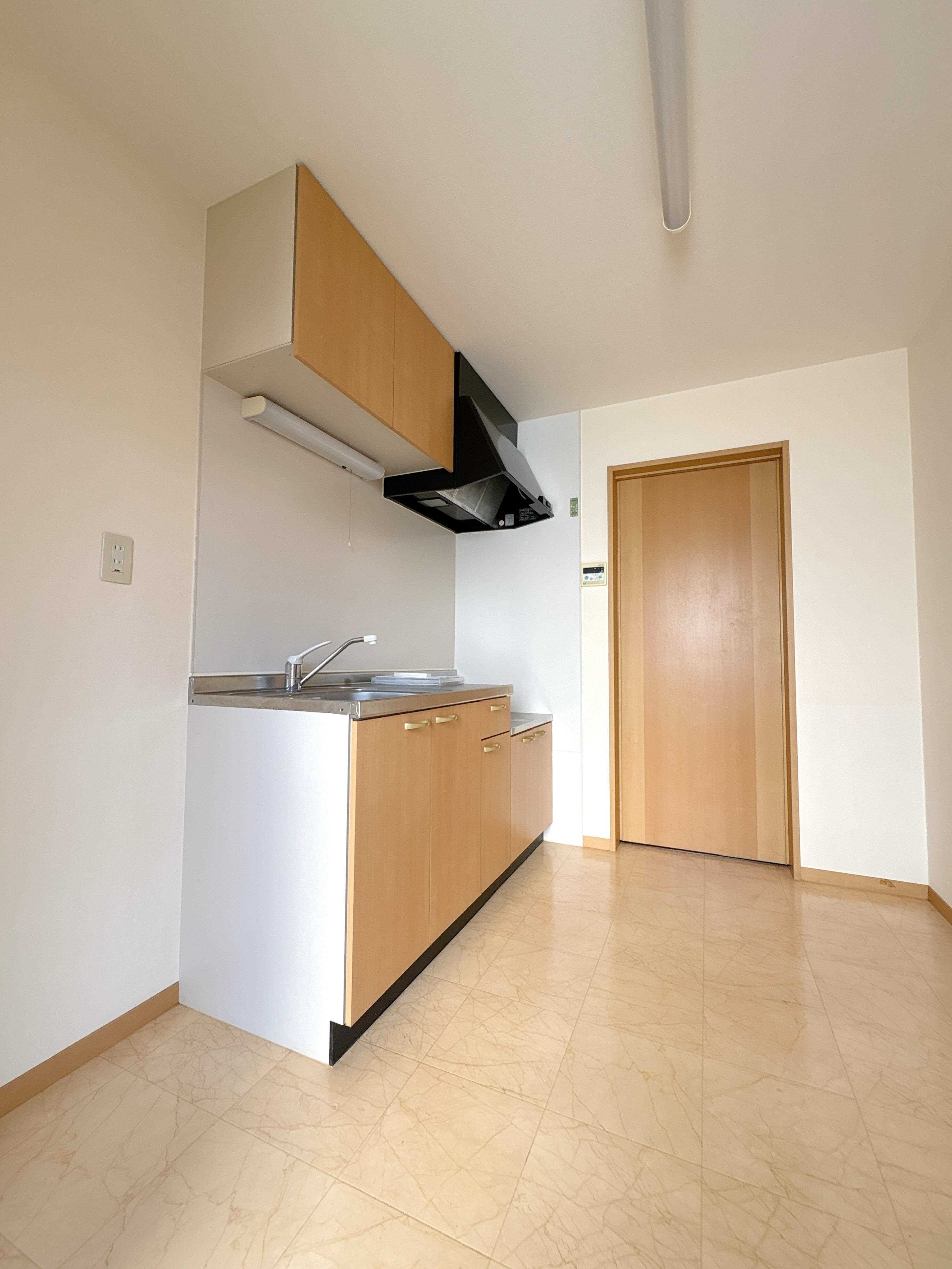 物件内観写真4　(キッチンスペース)