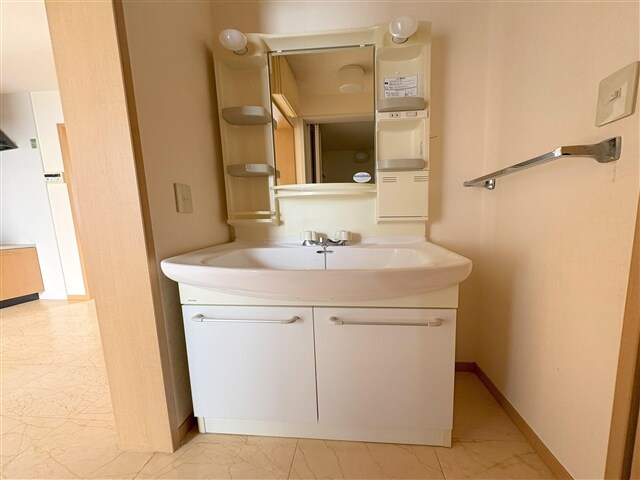 物件内観写真9　(洗面台)