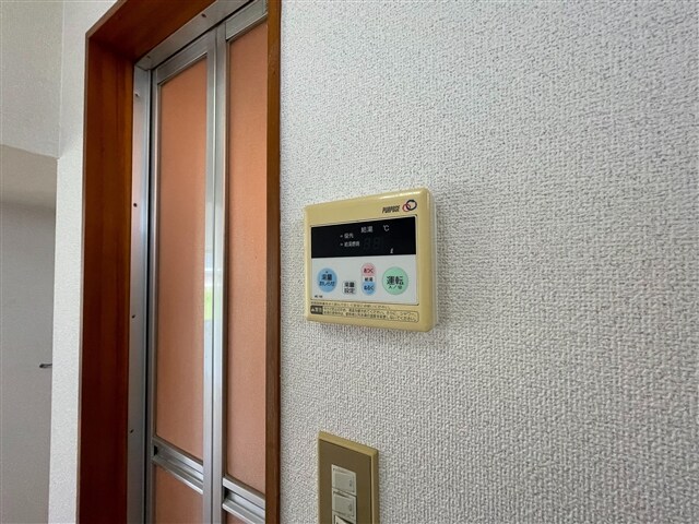 物件内観写真16　(給湯パネル)