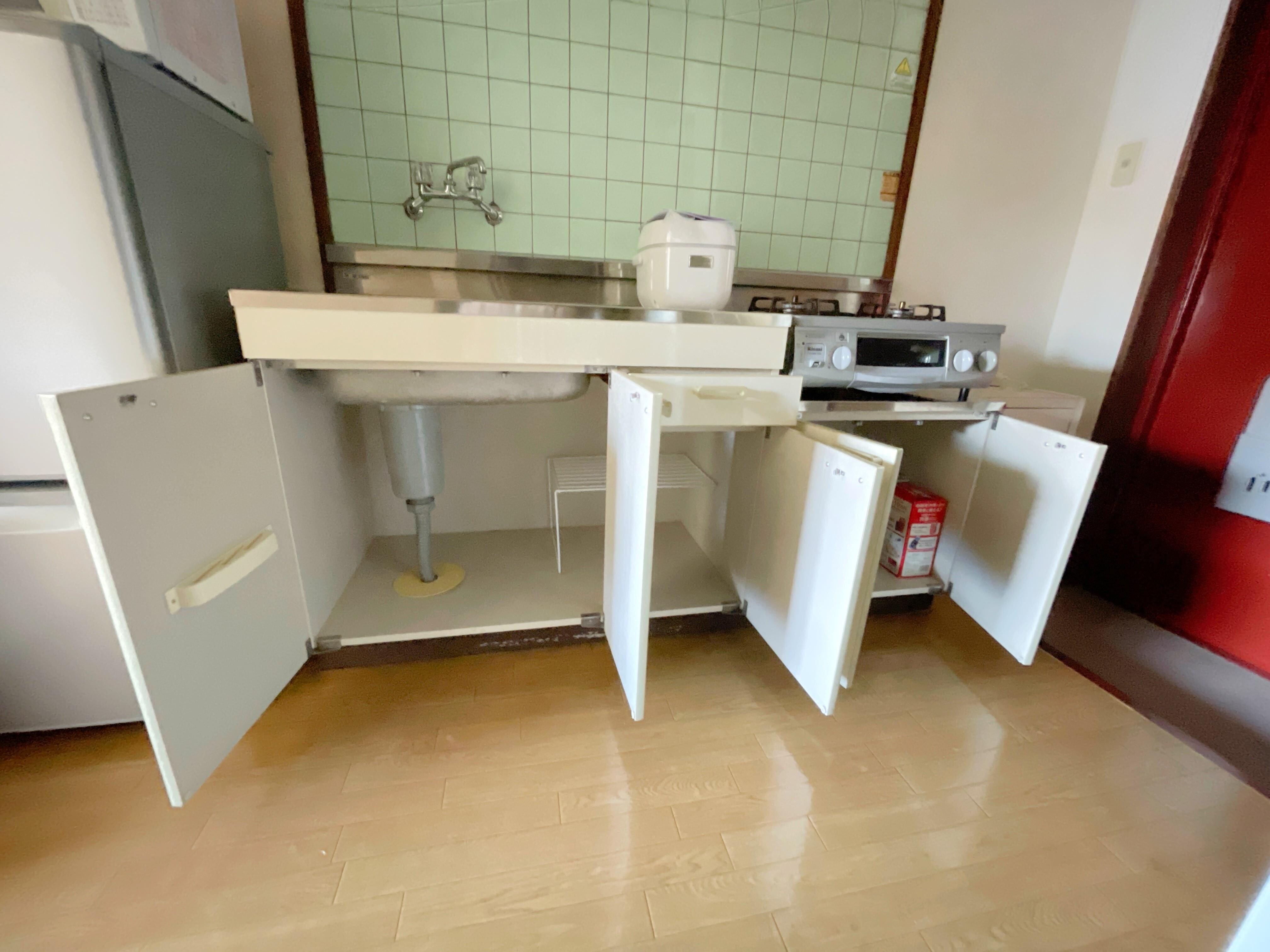 物件内観写真10　(キッチン収納)