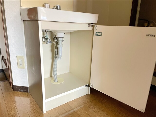 物件内観写真15　(洗面台収納)
