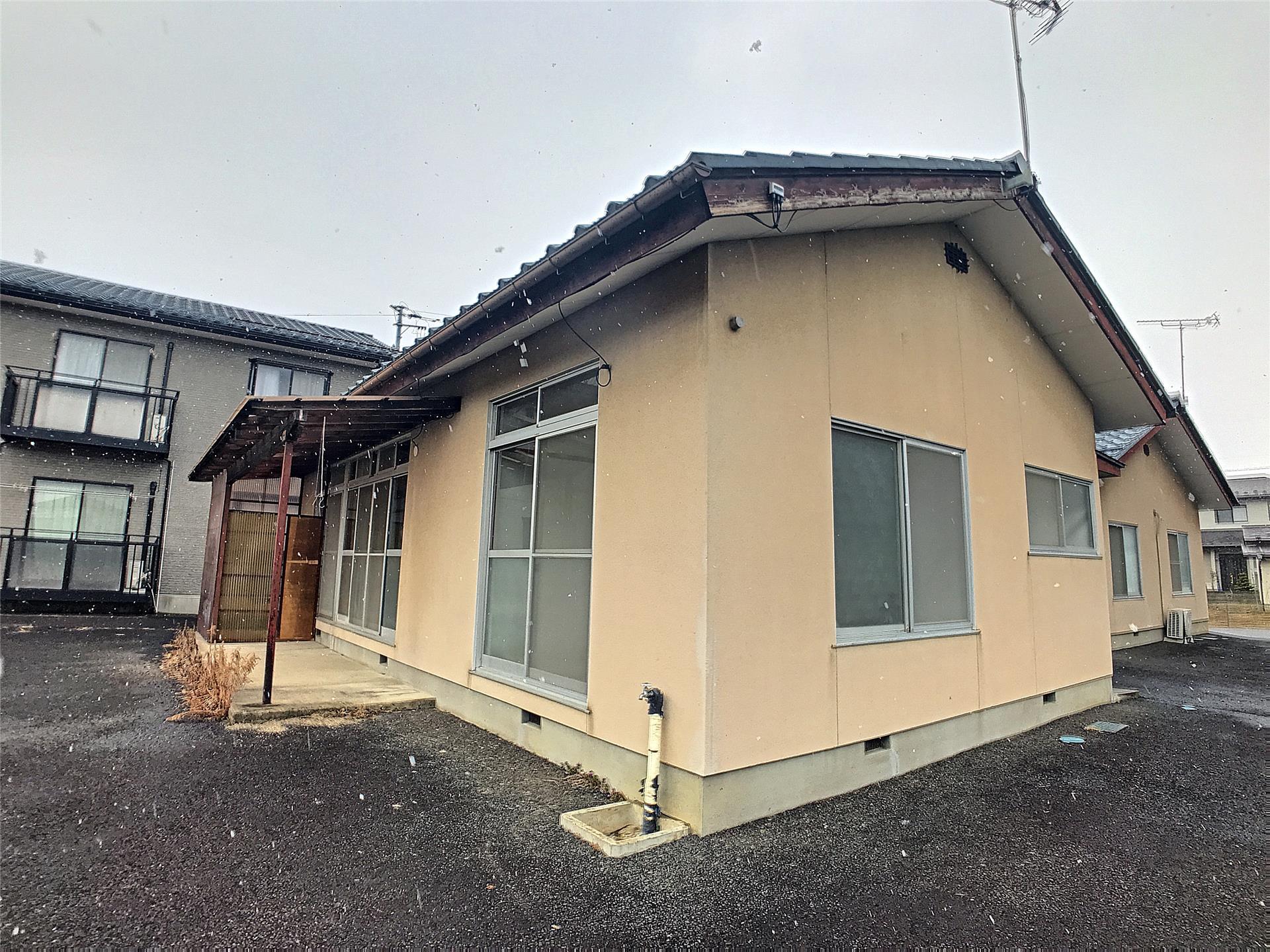香内貸家