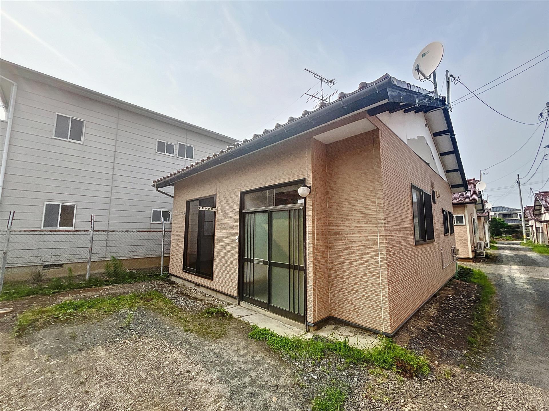 佐久間貸家（梁川南本町）
