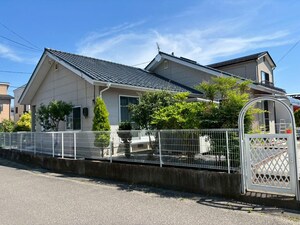 一本杉貸家外観写真