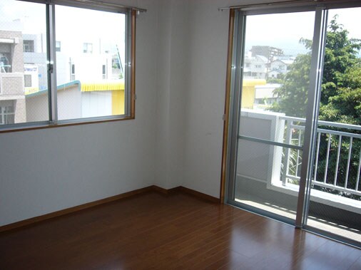 物件内観写真4　(洋間)