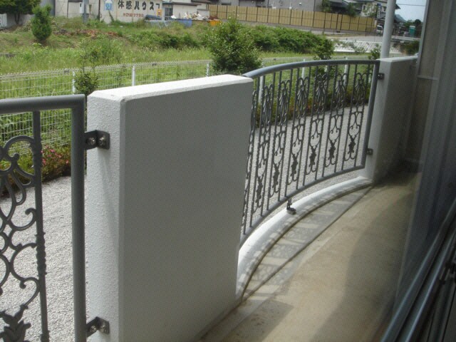 物件内観写真8　(ベランダ)