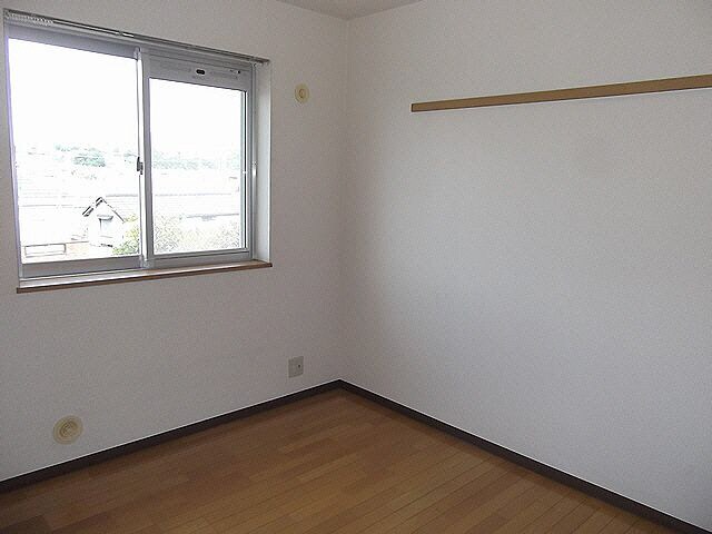 物件内観写真12　(洋室)