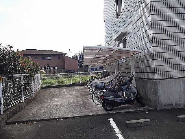物件内観写真13　(駐輪場)