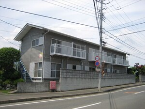 メゾン芹沢外観写真