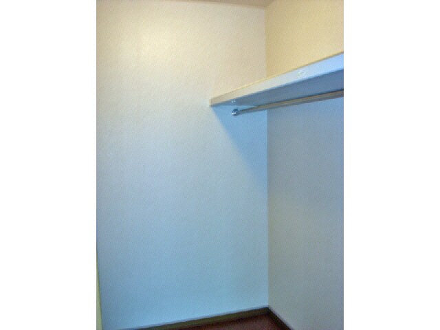 物件内観写真4　(クローゼット)