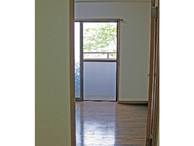 物件内観写真4　(リビング)