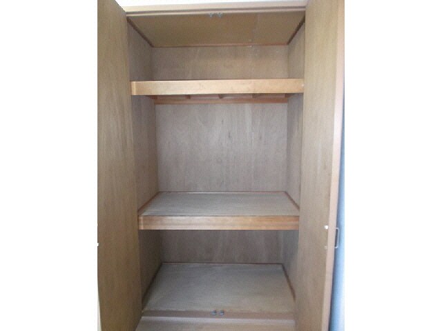 物件内観写真6　(収納)