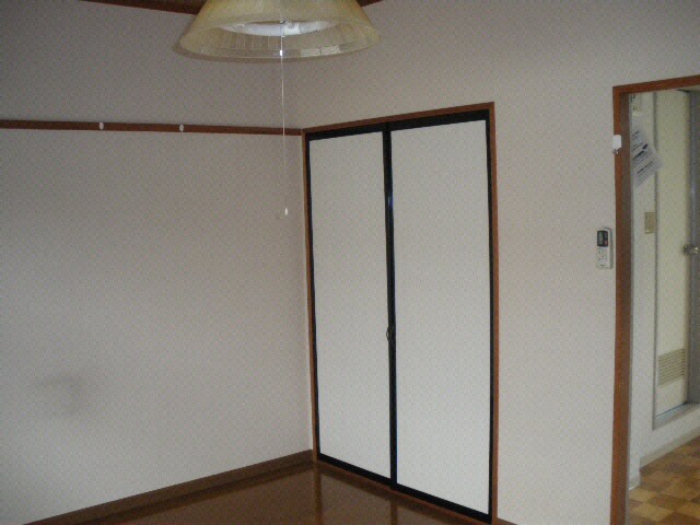 物件内観写真6　(洋室2)