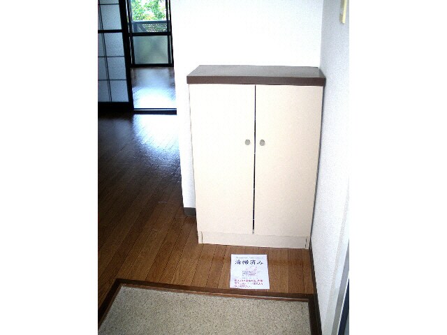 物件内観写真5　(玄関)