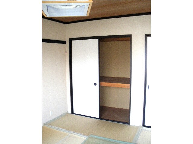 物件内観写真10　(収納)