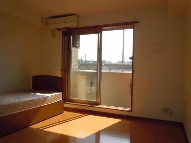 物件内観写真5　(洋室)