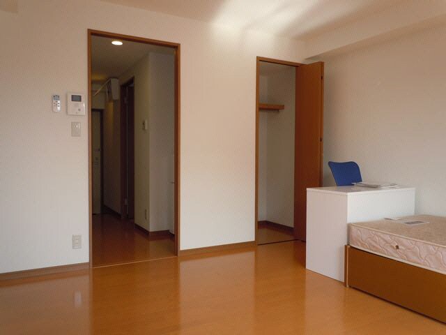 物件内観写真6　(洋室2)