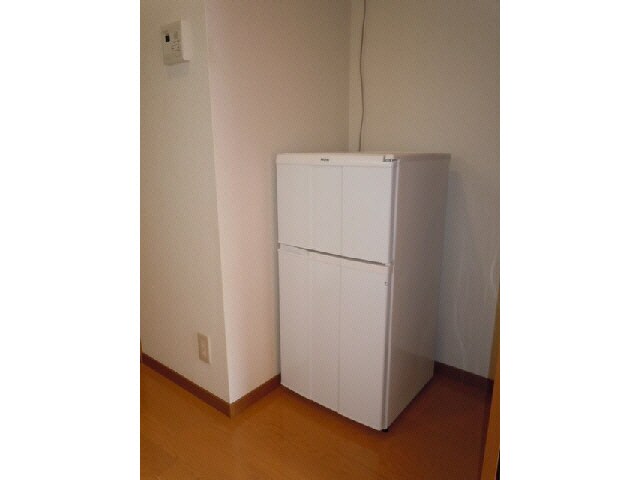 物件内観写真7　(備品・冷蔵庫)