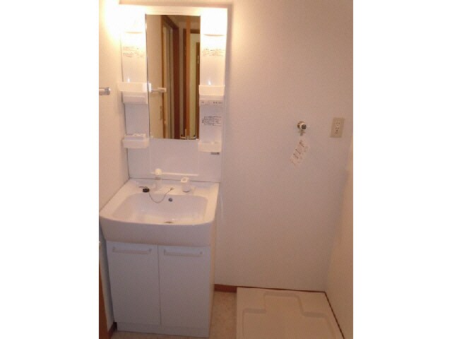 物件内観写真9　(サニタリールーム)