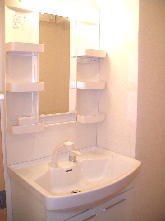 物件内観写真12　(洗面化粧台)